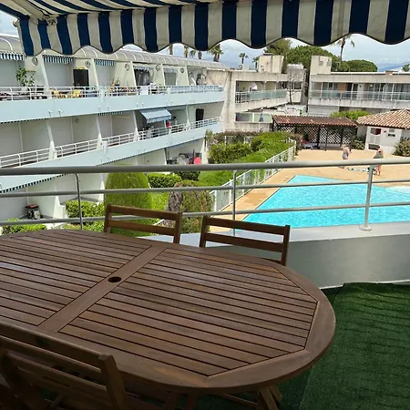 Confortable Avec Piscine A 2 Min De La